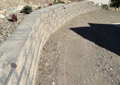 Kalagan Outdoor Design grey retaining wall