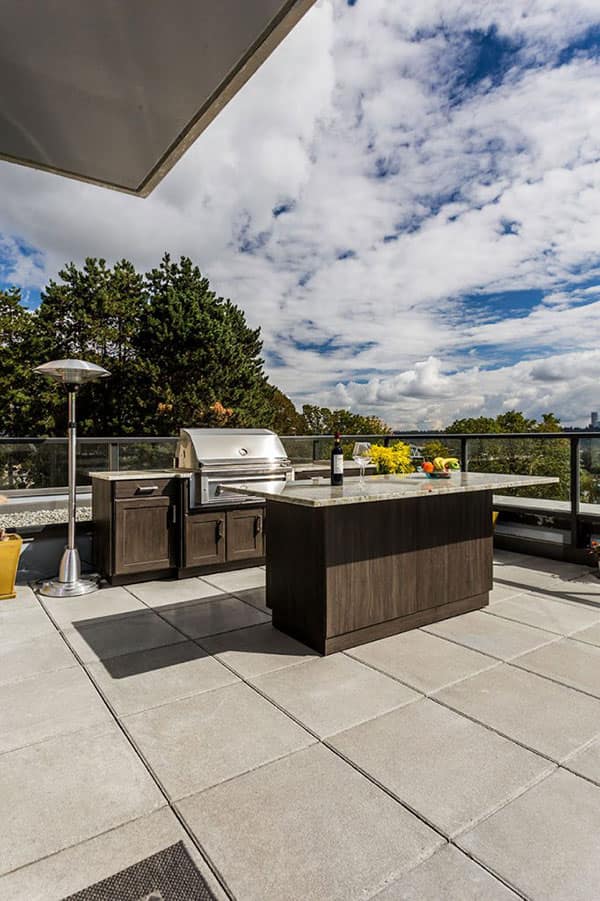 outdoor kitchen